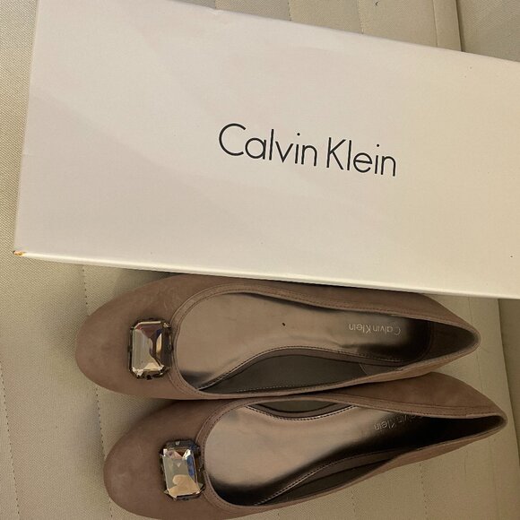 Women Calvin Klein flats new in box sixe 8.5 - Picture 1 of 2